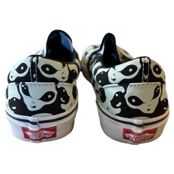 Vans Special Edition Glow in the Dark  Slip-On Sneakers- size 8 - Picture 4 of 8